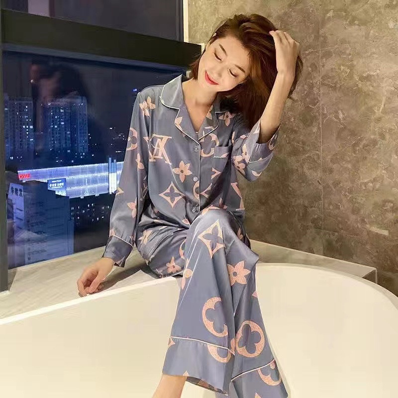 EF พร้อมส่ง ส่งจากไทย ชุดนอนเสื้อแขนยาวกระดุมหน้าคอปก และกางเกงขายาว ลายสก๊อต สีสันสดใส