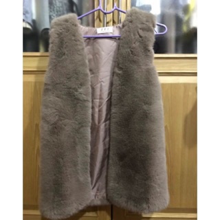 Used Fur vest in brown