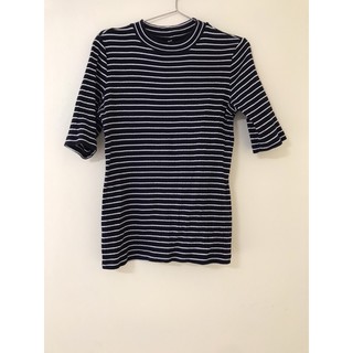 เสื้อยืดยูนิโคล่ ลายขวาง #มือสอง
