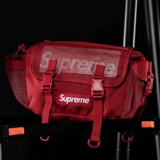 กระเป๋าสะพายข้าง ซูพรีม Bag ใช้ได้ทั้งชายและหญิง ขนาด 11*7 นิ้วค่ะ ถ่ายสดจากสินค้าจริง