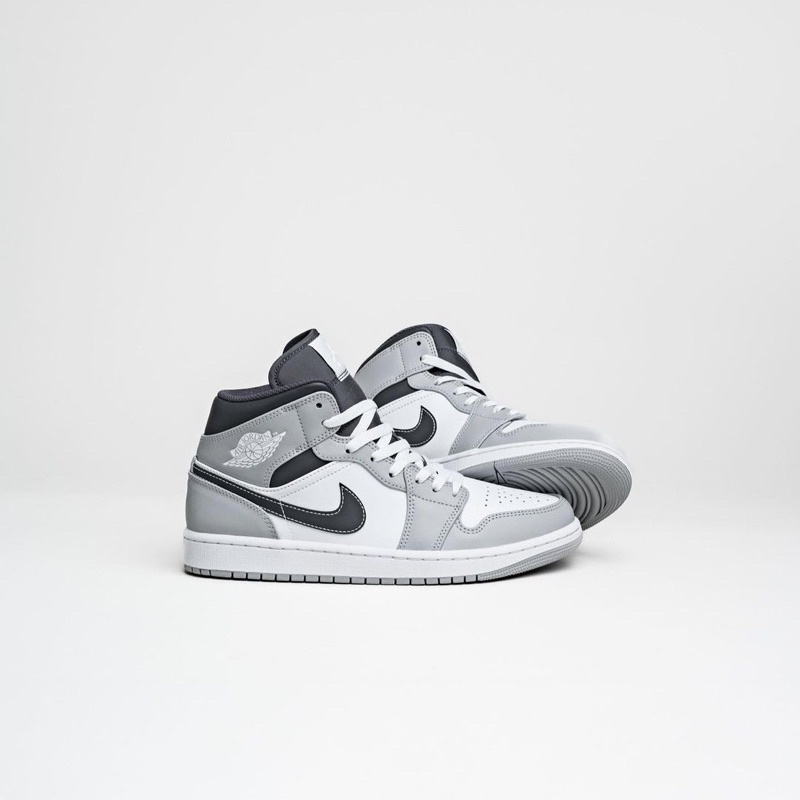 Nike Air Jordan 1 Mid “Light Smoke Grey”