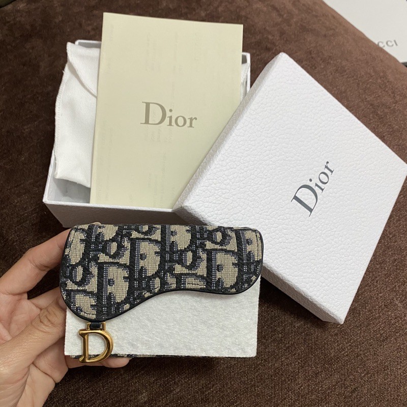 Like very new Dior card holder ตัวดัง หายากสุด ใช้ใส่บัตร ใส่เหรียญ ใส่แบงค์ จุเยอะมากแม่