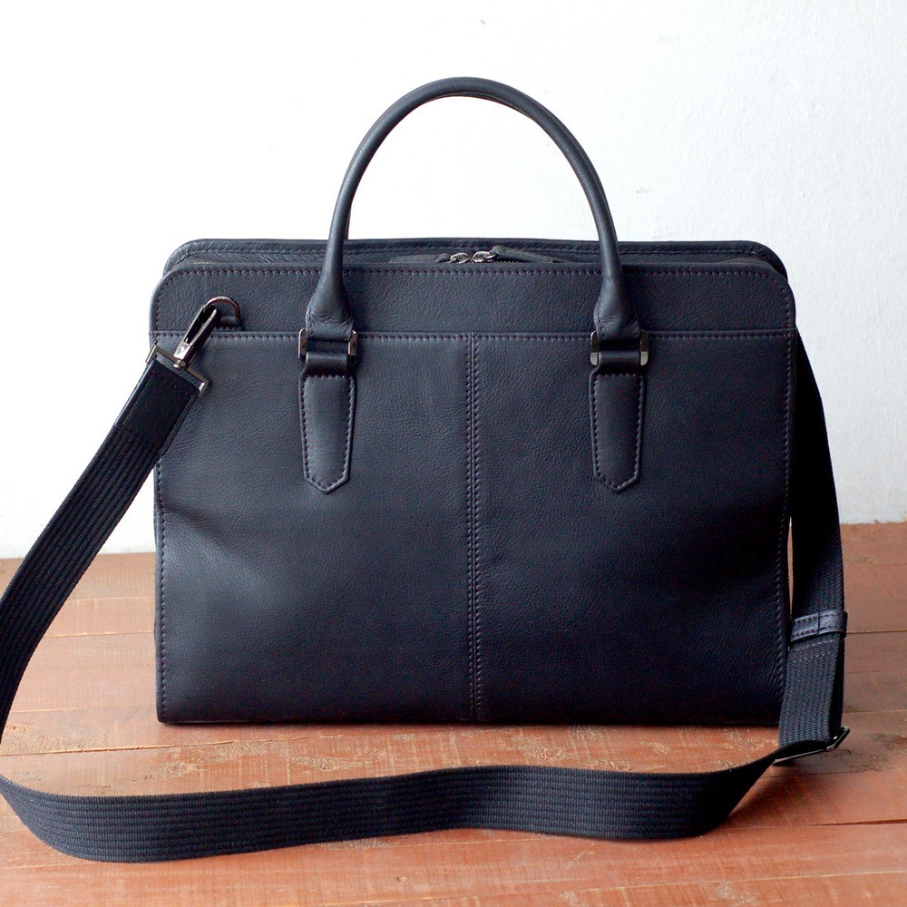 02-209 documents bag กระเป๋าเอกสารหนังแท้ กระเป๋าผู้ชายหนังแท้ กระเป๋าใส่คอมหนังแท้ แบรนด์ klaas ของ