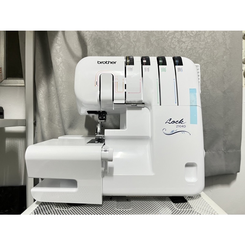 จักรเย็บโพ้ง brother รุ่น2104D พร้อมส่ง