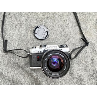 กล้องฟิล์ม olympus om10 พร้อมเลนส์ ถ่ายหน้าชัดหลังเบลอได้สวยเต็มระบบ