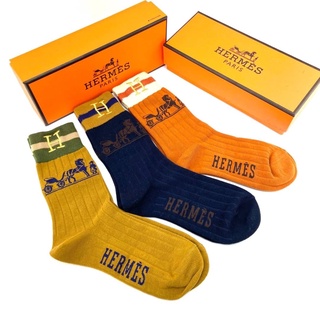 HERMES H LOGO EMBROIDERED HORSE PRINT COTTON MID LENGHT SOCKS ถุงเท้าข้อยาวกลาง แบรนด์แอร์เมส ปักตัวหนังสือ H