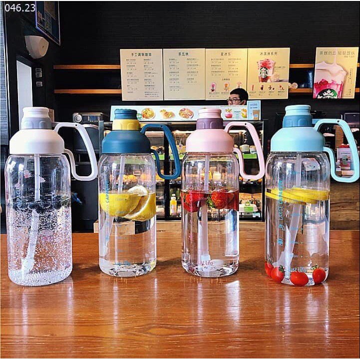 ขวดน้ํา 1800ml COMMITTED TO STANDARD น้ํายักษ์ 1.8l