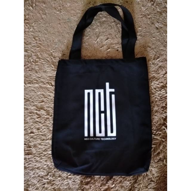 กระเป๋าโท้ท ลาย Ntc kpop