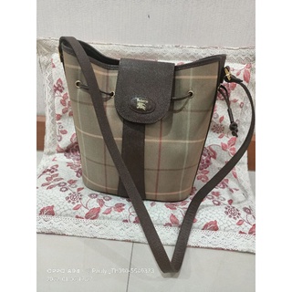 Burberry vintage used bag like new