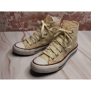 รองเท้าผ้าใบ ยี่ห้อ Converse รุ่น All Star มือสอง ของแท้ สีขาว เบอร์ EUR 36 / UK 3.5 พื้นยาว 22.50 เซนติเมตร สภาพตามรูป.