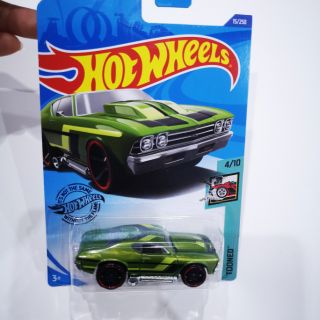 โมเดลรถ​เหล็ก​ รถ Hotwheels​ -​ 69​ Chevelle สีเขียว