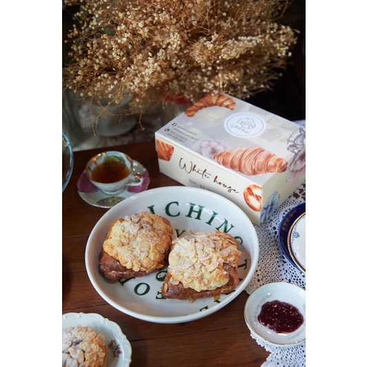 Almond Croissant Aop butter