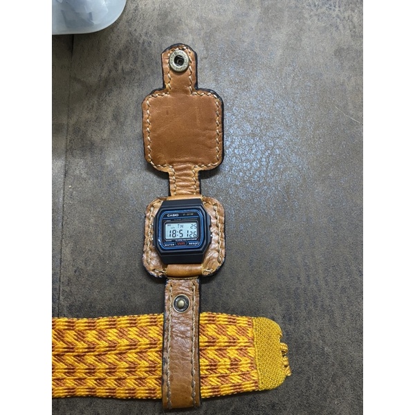 (พระสงฆ์)(สีน้ำตาลอ่อนทรงเหลี่ยม)นาฬิกาหนังห้อยประคตเอวพระสงฆ์ สามเณร แม่ชี นักบ