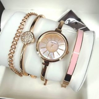 💰 ราคาเรือนละ 950 ค่ะ💰

💕 ANNE KLEIN 💕 พร้อมกล่องแบรนด์สุดหรู
- นาฬิกาสายเลส พร้อมกำไล
- ขนาดหน้าปัด 30 mm