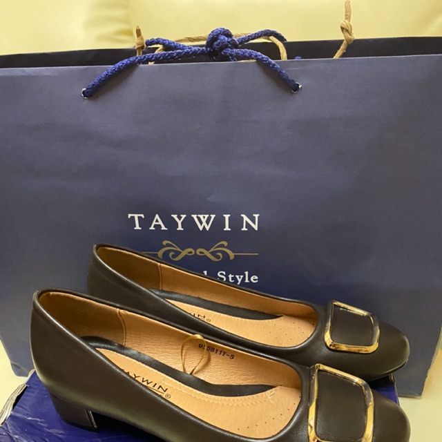รองเท้าผู้หญิง Taywin สีน้ำตาลส้นสูง 1 นิ้ว หนังนิ่ม สวมสบาย