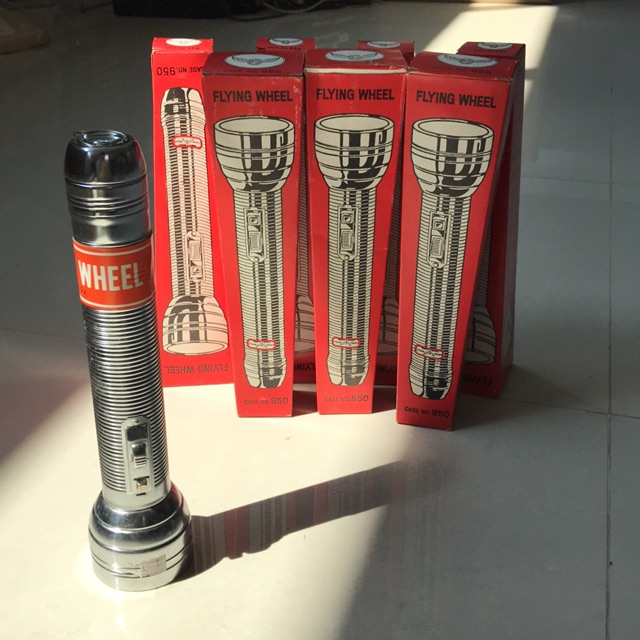 Flying Wheel Vintage Flashlight950 ไฟฉายวินเทจ ฟลายอิ้ง วีล✨