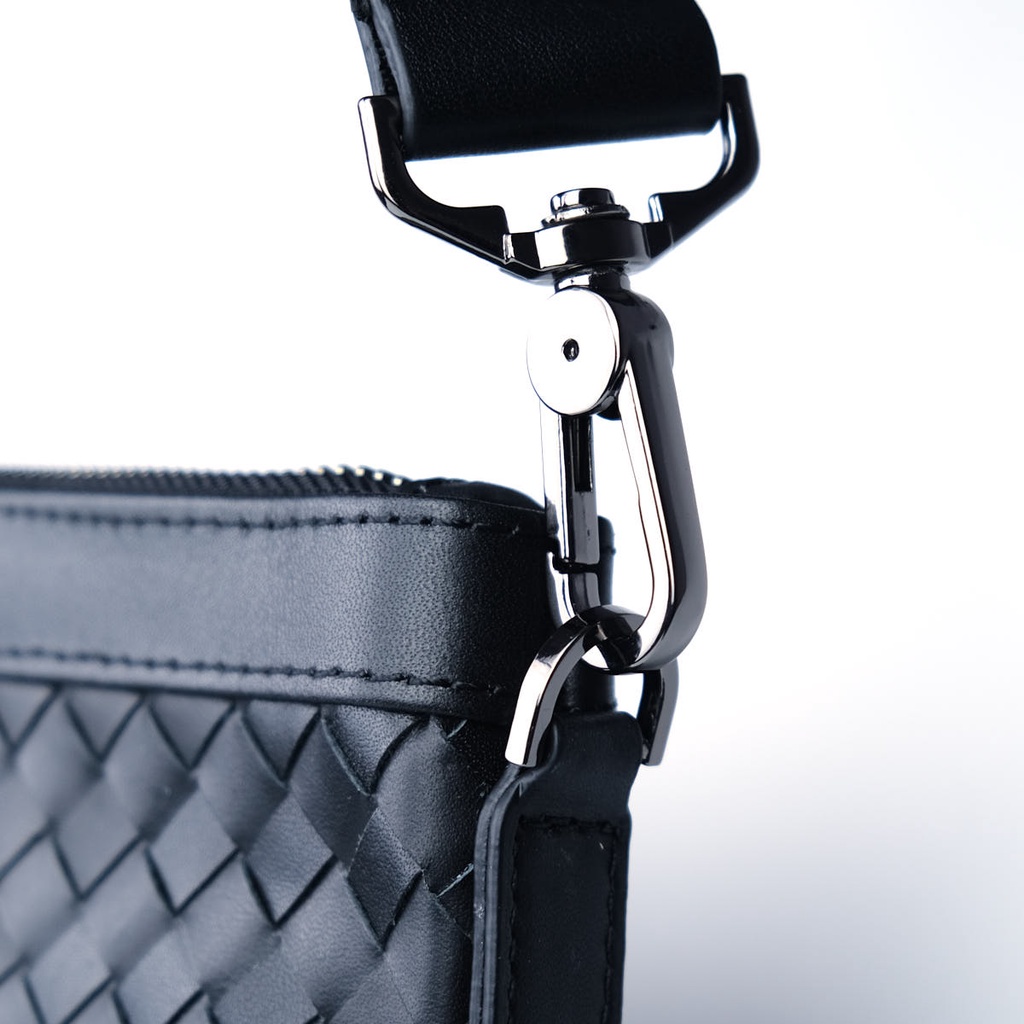 Le Galon Crossbody braided leather bag for mens  - กระเป๋าสะพายผู้ชาย หนังถัก MAVERICKSHOES
