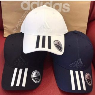 หมวก adidas แท้ 100 %