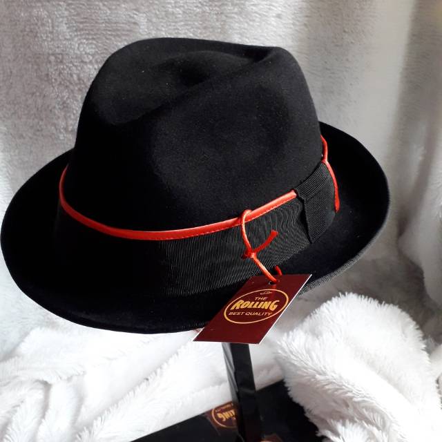 สีดํา Fedora********
