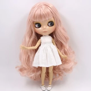 ตุ๊กตาบลายธ์ มีข้อต่อร่างกาย เข้ากันได้กับ BJD ดวงตามี 4 สี