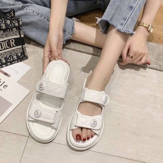 ราคา 420฿ รองเท้าแตะแบบสวมติดเมจิกเทปรุ่นฮิตวัสดุหนังนิ่มพื้นpuหนา 1นิ้ว ทรงเป๊ะงานตามปกเลยค่า น้ำหนักเบา