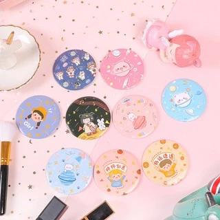 🔥ราคาขายส่ง🔥 กระจกแบบพกพา ลายการ์ตูน น่าใช้ น้ำหนักเบา กระจกกลม กระจกเล็ก สาว กระจกแต่งหน้า （การจัดส่งแบบสุ่ม）