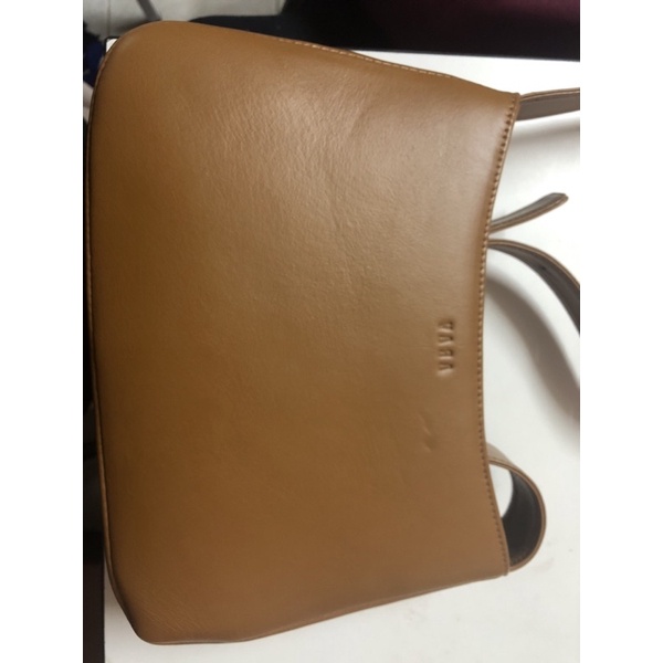 vara รุ่น yard shoulder bag sale