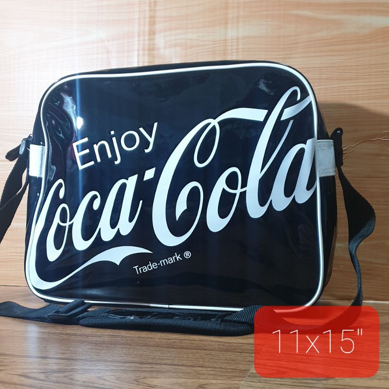 กระเป๋าสะพายข้าง Coca-Cola (Coke) มือสอง