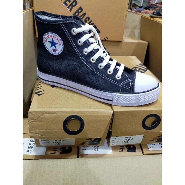 Mb master Basketball รองเท้านักรบสูงสีดําและสีขาว ไซส์ 43-45 เดิม