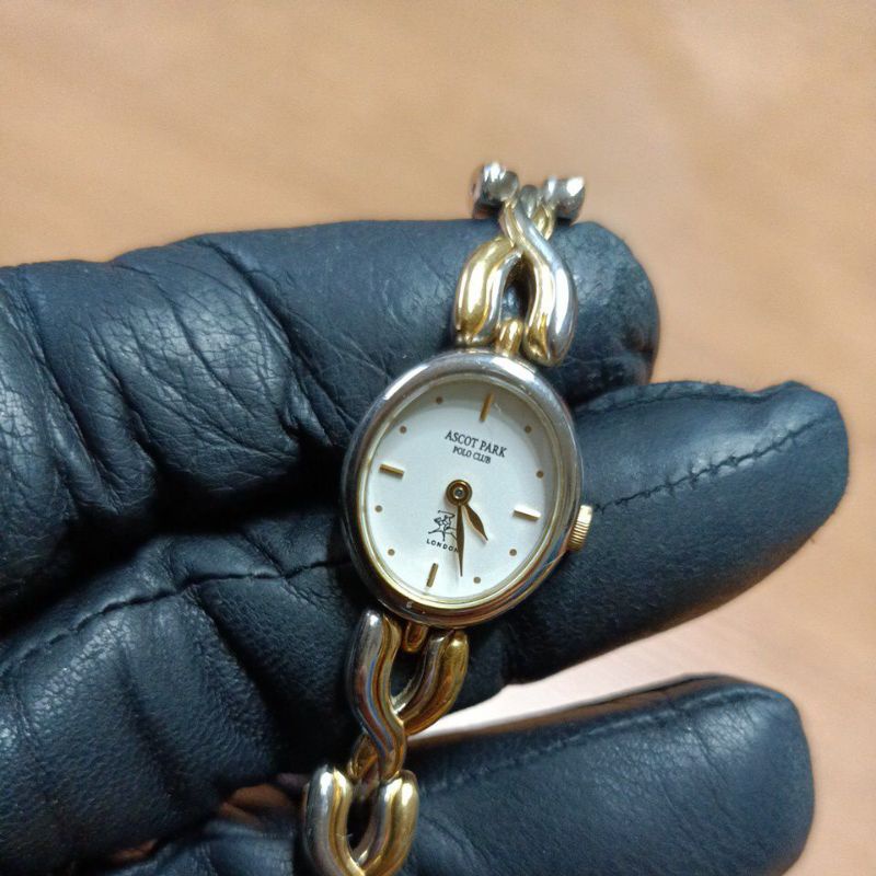 นาฬิกาแบรนด์เนมASCORT PARK POLO CLUB ระบบอนาล็อก สายสองกษัตริย์ ของแท้มือสองสภาพใหม่