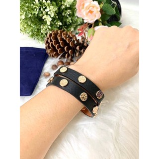 สายข้อมือหนัง สีดำ TORY BURCH DOUBLE-WRAP LOGO STUD BRACELET