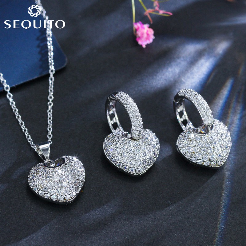 Sequito เกรดด้านบน Zirconia คริสตัลชุดเครื่องประดับสีขาว Gold Love Heart Hoop ต่างหูสร้อยคอชุดสําหรับคนรักโรแมนติก J002