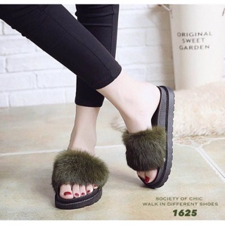👠แบบขายดี พร้อมเสิร์ฟ!!👏👏👍😍 ตอนรับลมหนาว สบายๆสไตล์ชิลๆไปกับรองเท้าแตะ หน้าสวมขนเฟอร์ ฟรุ้งฟริ้ง 💕🍭