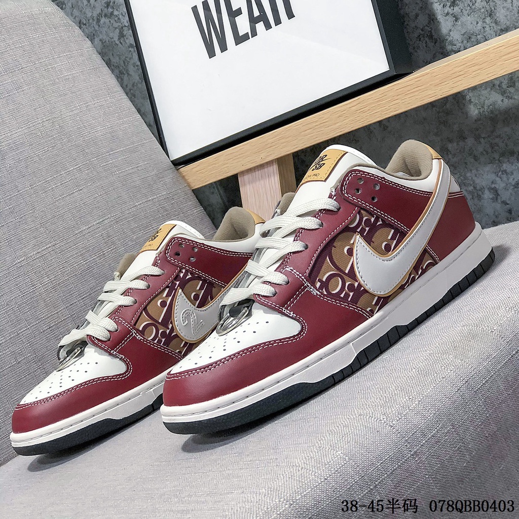 (จัดส่งที่รวดเร็ว) ยิงจริง Nike SB Dunk Low X Dior jacquard joint Mens ...