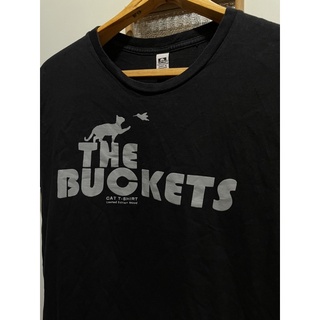 เสื้อยืดผ้าฝ้าย เสื้อวงไทยมือสอง THE BUCKETS (CAT T-SHIRT LIMITED EDITION) Size M มือ2