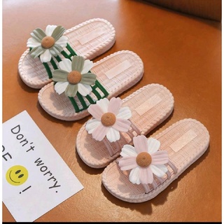 🌼รองเท้าแตะเด็กผู้หญิง แต่งดอกไม้สวย ๆ 🌼รองเท้าแฟชั่นเด็ก รองเท้าเจ้าหญิง พื้นนุ่ม เบา ใส่สบาย วัสดุPVC (มีของพร้อมส่ง)
