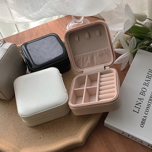 กล่องเครื่องประดับขนาดเล็กแบบพกพา กล่องสำหรับใส่แหวน กล่องสำหรับใส่สร้อยและต่างหู กล่องสำหรับใส่เครื่องประดับมือและอัญมณีสำหรับใช้ในบ้าน