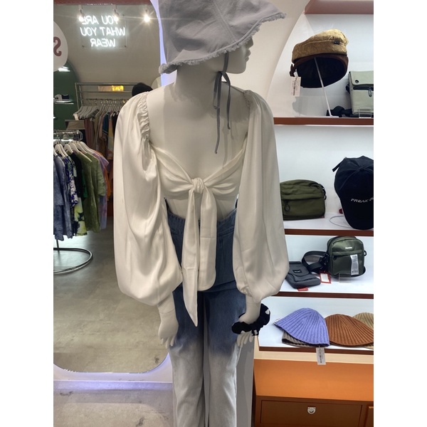 เสื้อครอปจากร้านKim&co