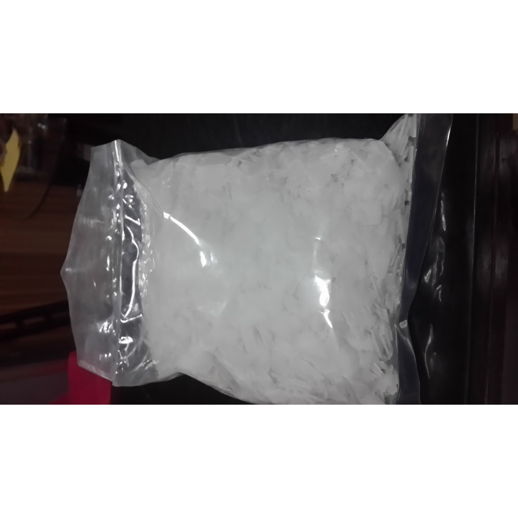 โซด าไ ฟ เกล็ดขาวบริสุทธิ์ NaOH  1kg 001918