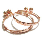 TANITTgems กำไลข้อเท้าเด็กกระพรวนคู่นากสลักลาย รุ่น TNBG191 - Rose Gold