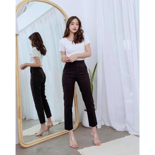 กางเกง8ส่วน เอวสูง ทรงเข้ารูปพอดีตัว ทรงสวยมากๆ เนื้อผ้านิ่ม เด้ง กระชับ ยืดหยุ่นได้ดีมาก