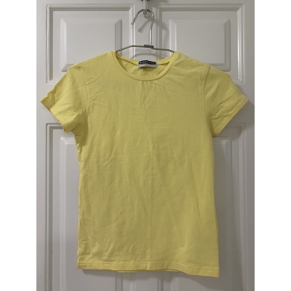 Giordano เสื้อยืดสีเหลือง