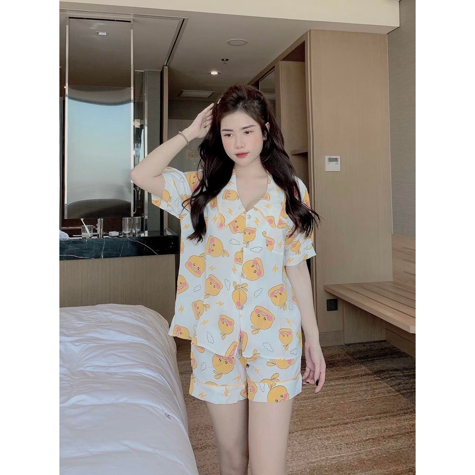 LIGHTWEIGHT, SOFT, COOL SATIN แขนกุด PYJAMA SET