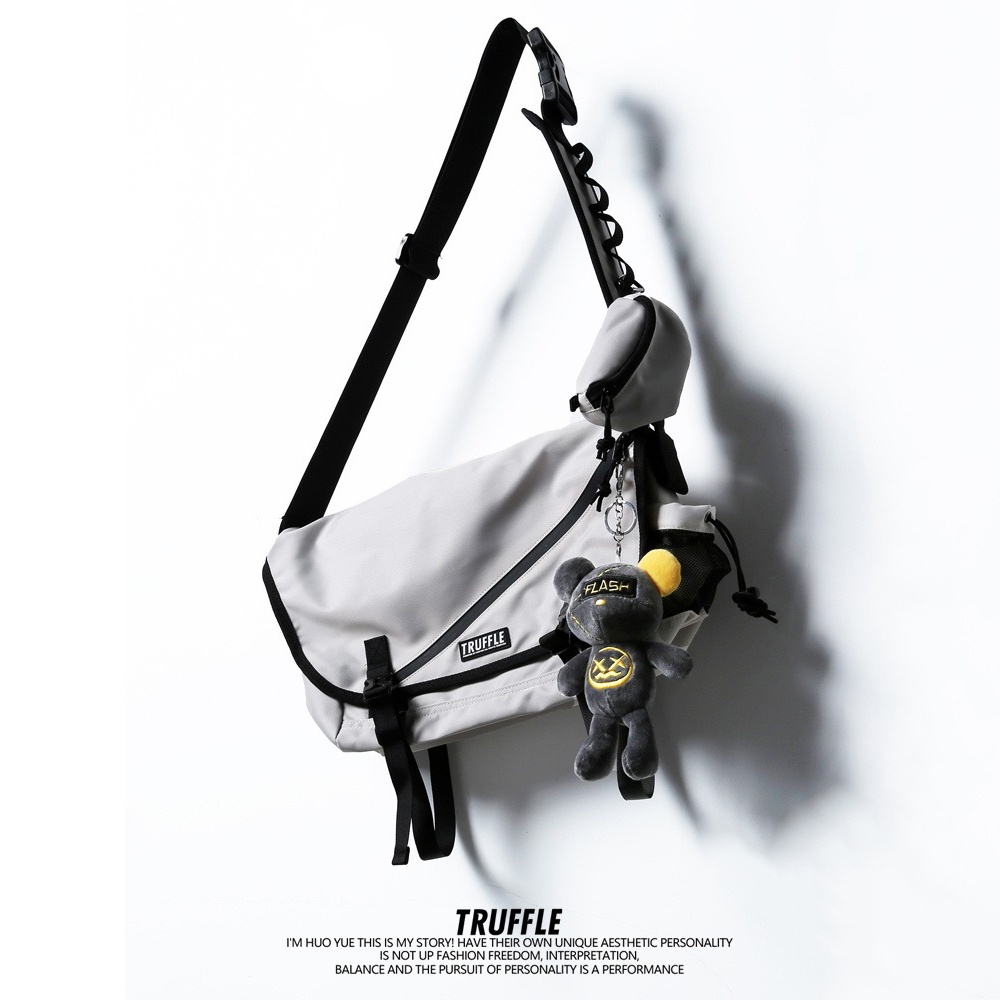 Truffle Shoulder Bag "White" กระเป๋าสำหรับ Tablet และ Notebook