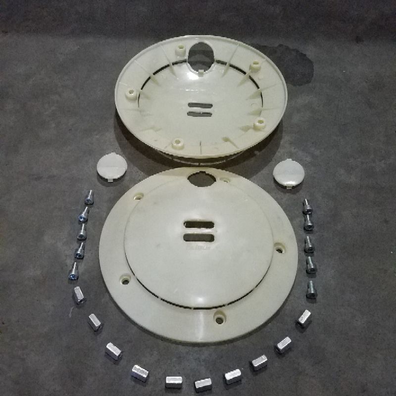 ฝาปิดล้อหน้าและล้อหลัง น็อตและสลักเกลียว ฝาครอบล้อและล้อหลัง vespa excel 1 ชิ้น