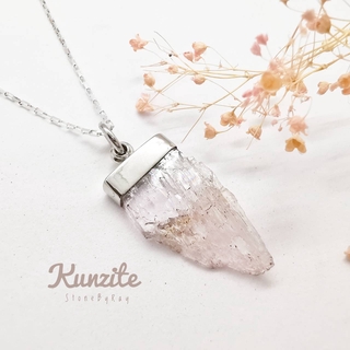 สร้อยคอเงินจี้หินคุนไซต์ Kunzite