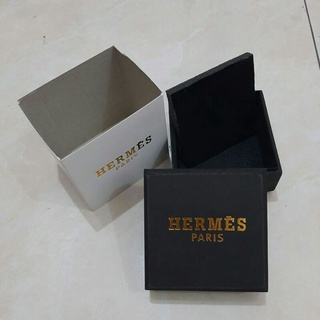 อุปกรณ์เสริม สร้อยคอ สร้อยข้อมือ กล่องไม้ HERMES