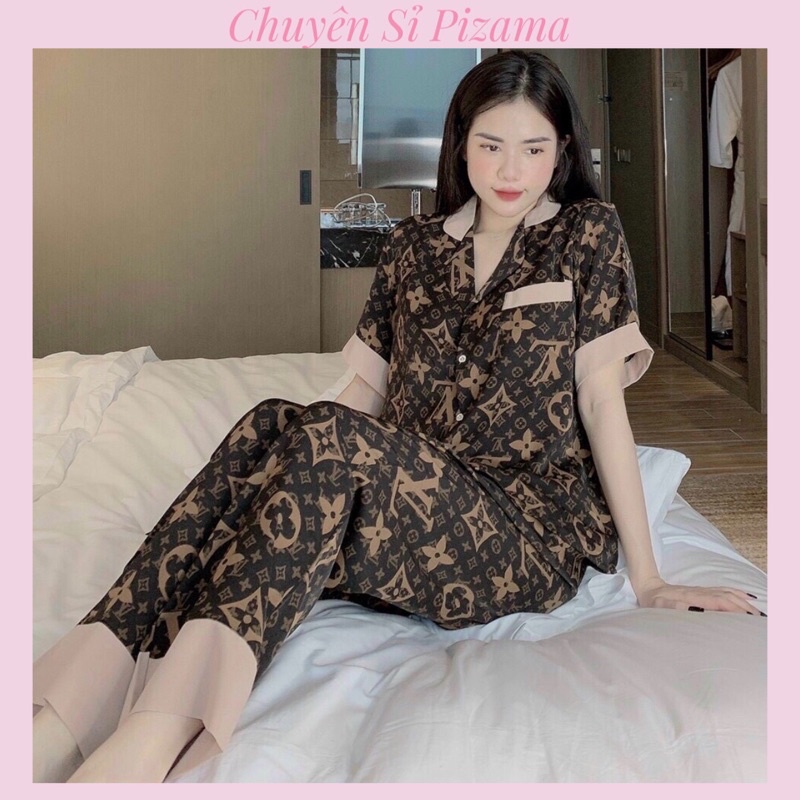 LV เลเวล ชุดชุดนอนปกบัวสีน้ําตาลทําจากผ้าไหมเคท