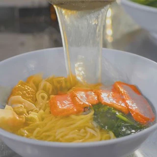 ชายสี่บะหมี่เกี๊ยว ซอสปรุงรสก๋วยเตี๋ยว รสท๊อป 750 มิลลิลิตร