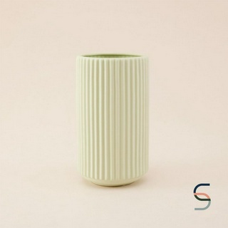 SARABARN Round Porcelain Vase | แจกัน แจกันลายคลื่น สีเขียวอ่อน